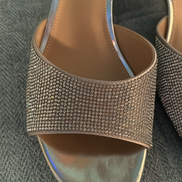 Bar lll Silver bling 11M Sandal with round lucite heel. Comfortable too! NEW - Picture 5 of 8
